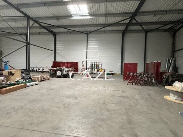 Local d'activité 713 m²