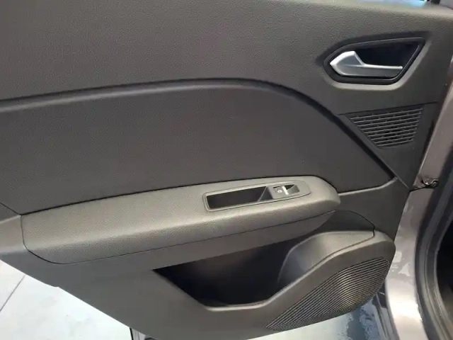 Renault Captur tce 155 edc fap — photo 21