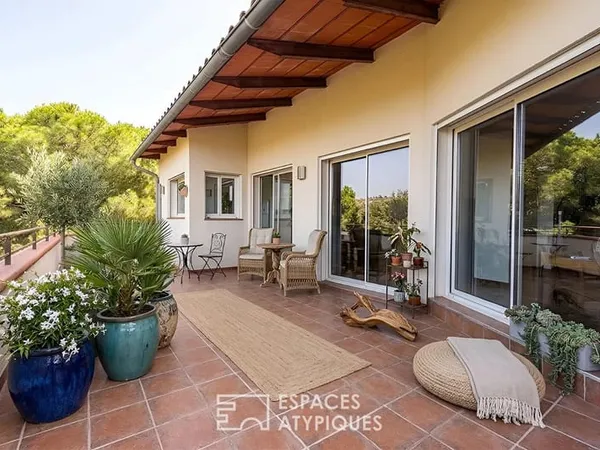 Belle maison moderne entre mer et montagne, avec vue imprenable