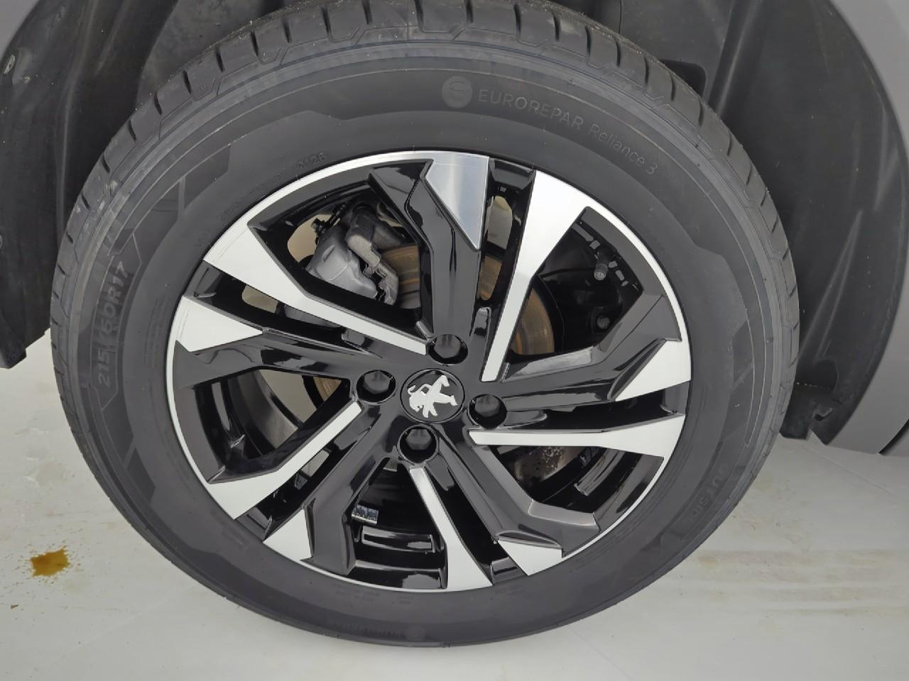 Peugeot 2008 puretech 130 s&s eat8 allure pack — photo 18