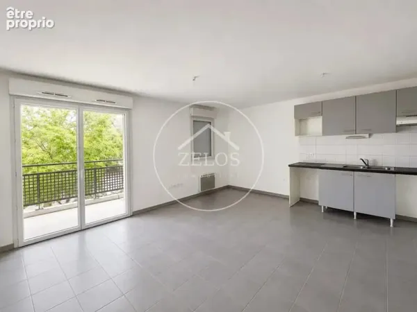 Appartement T3 - AMBES - LIBRE
