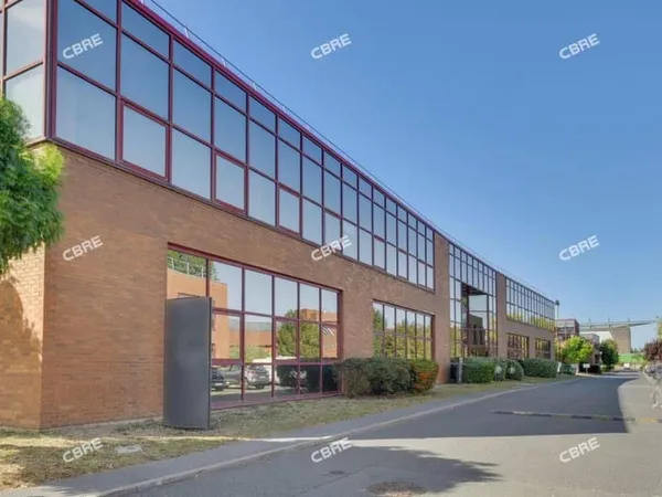 Local d'activité 4369 m²