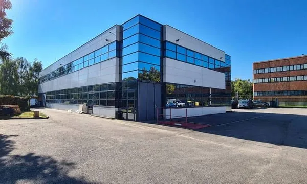 Bureau 141 m²