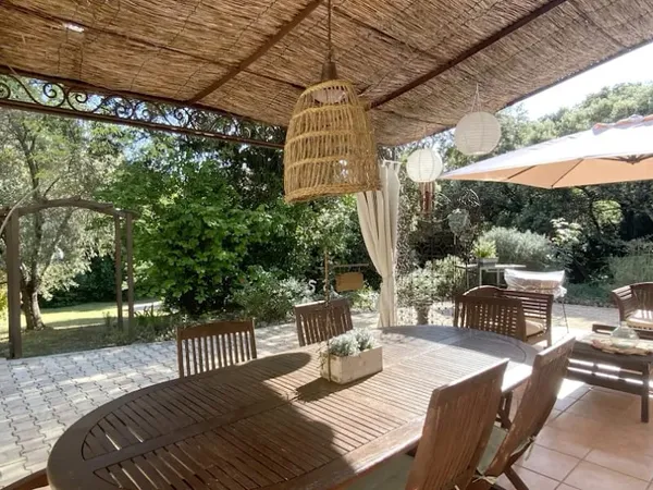 Maison 10 pièces 270 m²