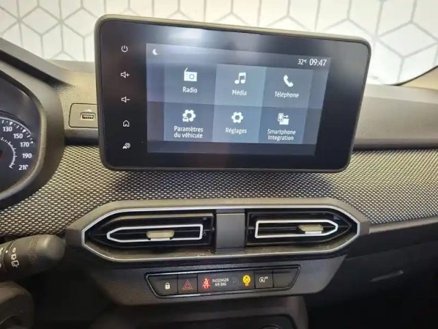 Dacia Sandero sce 65 — photo 27