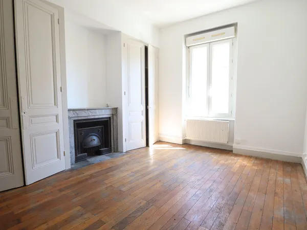 44m2 - T2 - RUE CARNOT - CENTRE VILLE/ANGLE LOUIS BLANC