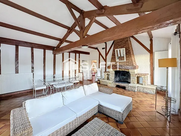 Grande maison familiale avec piscine