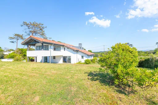 Maison 8 pièces 225 m²