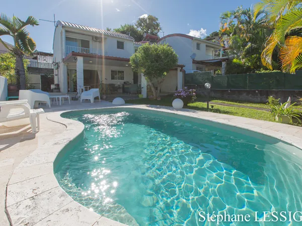 LA POSSESSION, MAISON 3 CHAMBRES + BUREAU + PISCINE