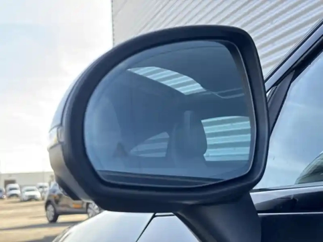 Mercedes Cle 220 d amg line coupé — photo 13