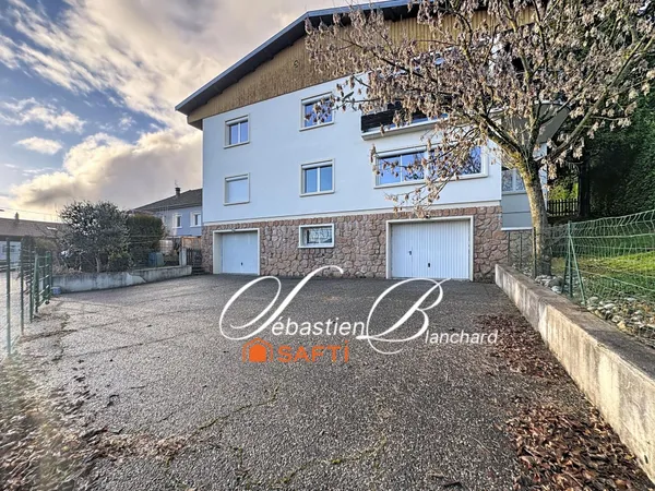 Maison familiale aux beaux volumes à Culoz  7 pièces & fort potentiel