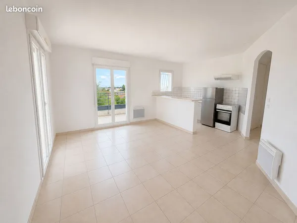 À vendre - Idéal premier achat - Appartement T3 lumineux au coeur d'Uchaud