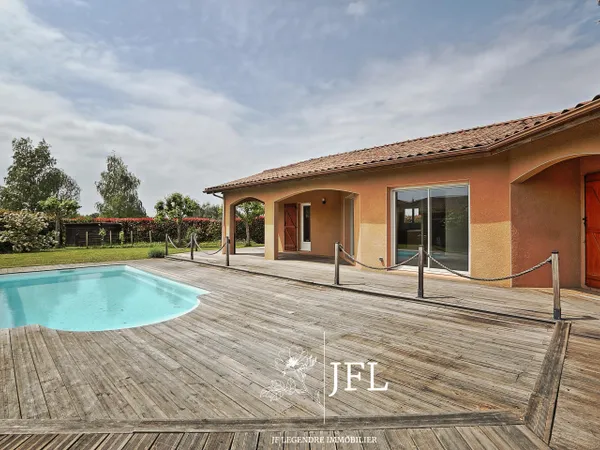 Maison contemporaine avec piscine