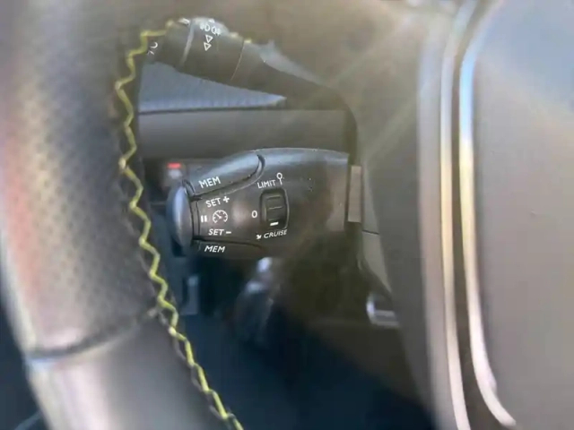 Peugeot 2008 electrique 136 ch — photo 20