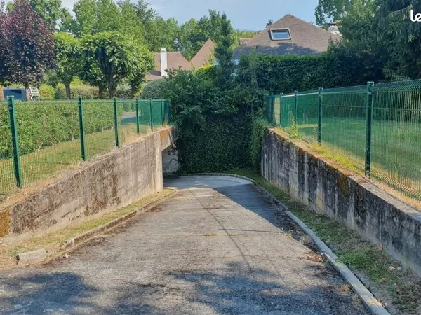 Emplacement de parking / Allée de Morlàas