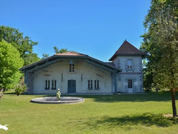 Maison 11 pièces 495 m²