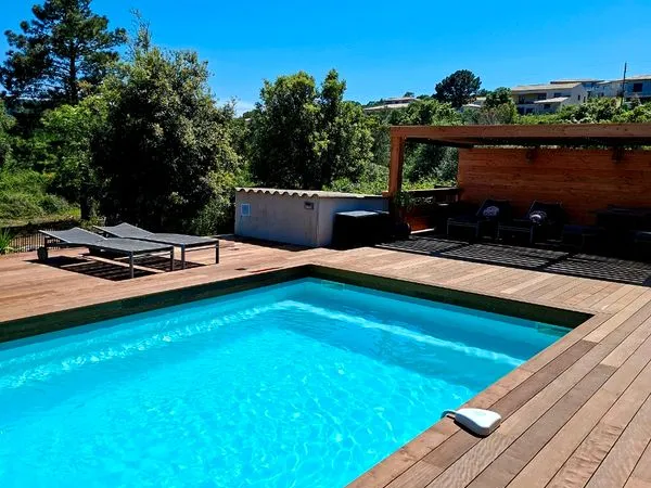 Villa avec piscine au mois