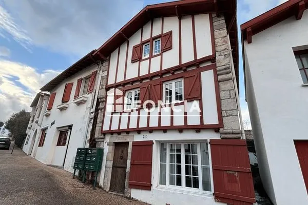 Maison 8 pièces 240 m²