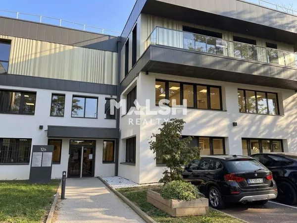 Bureau 139 m²