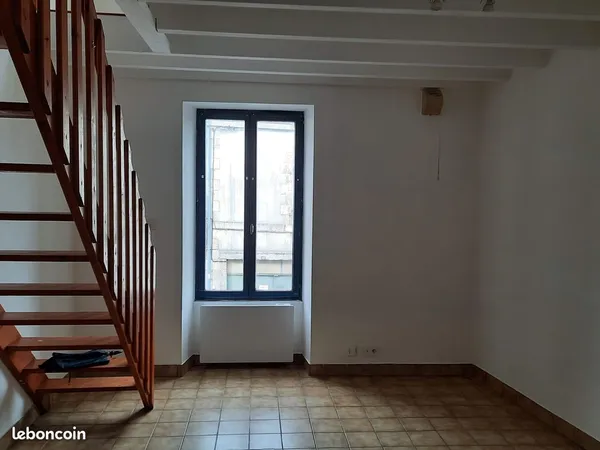 LOCATION T2 Duplex