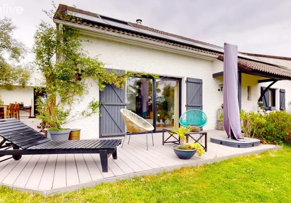 Maison familiale de 229 m² habitables - 5 chambres, bureau, espace indépendant et jardin paysager