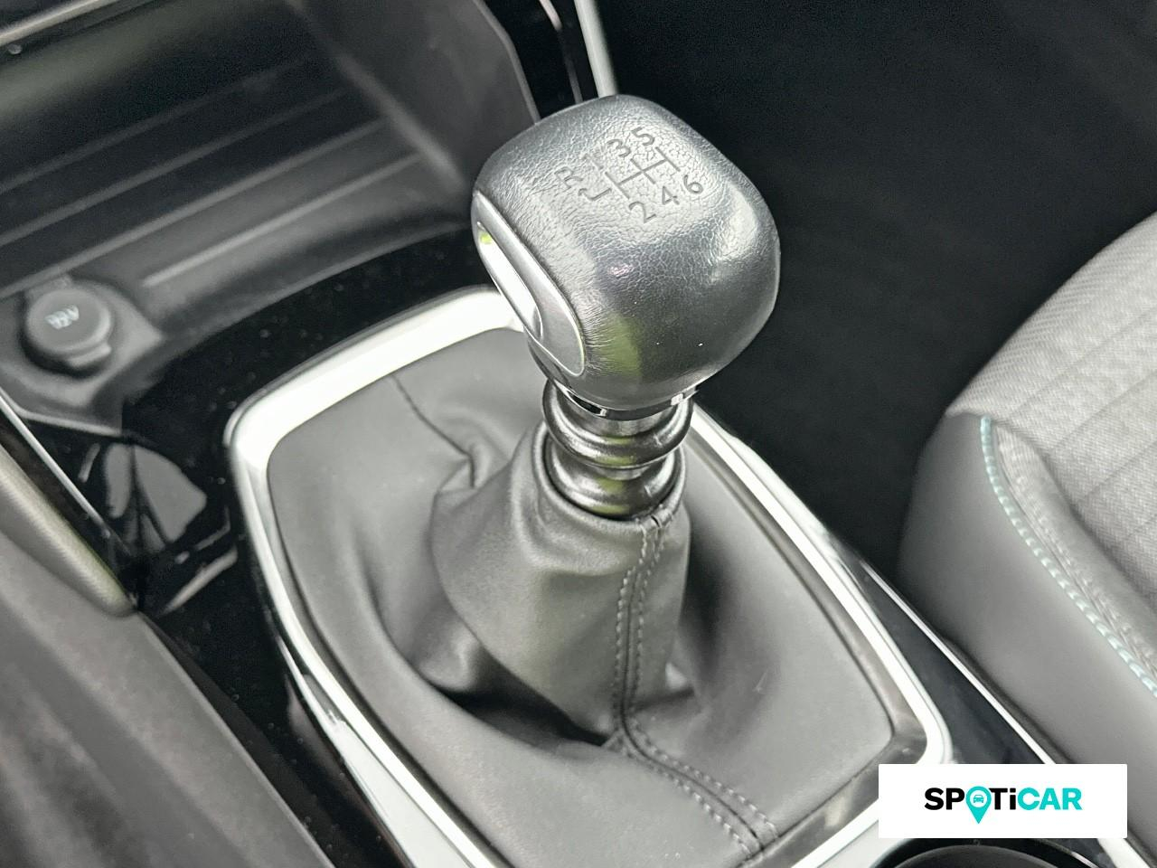Peugeot 2008 1.2 puretech 100ch s&s allure — photo 14