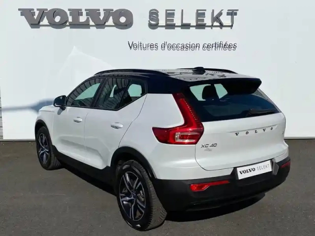 Volvo Xc40 t3 163ch r-design geartronic 8 — photo 4