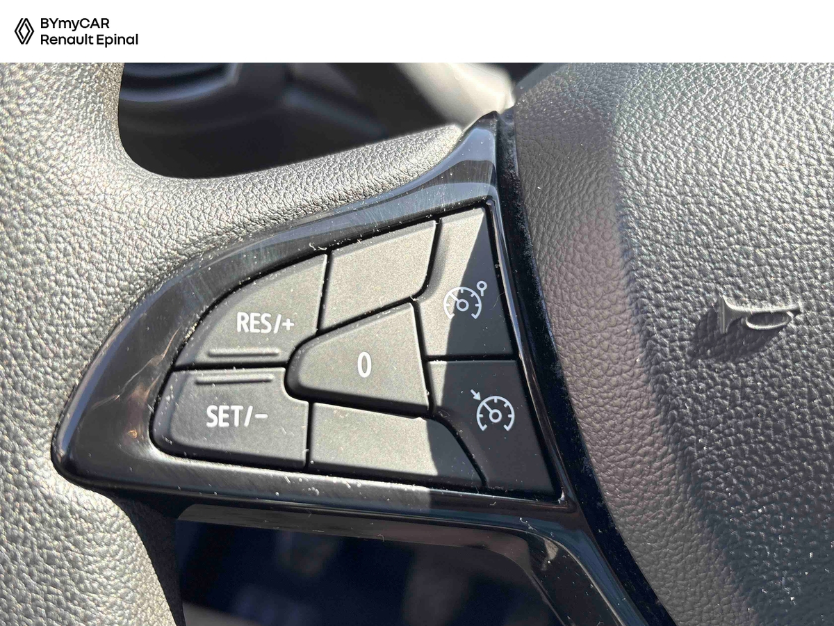 Dacia Sandero SCe 65 — photo 17