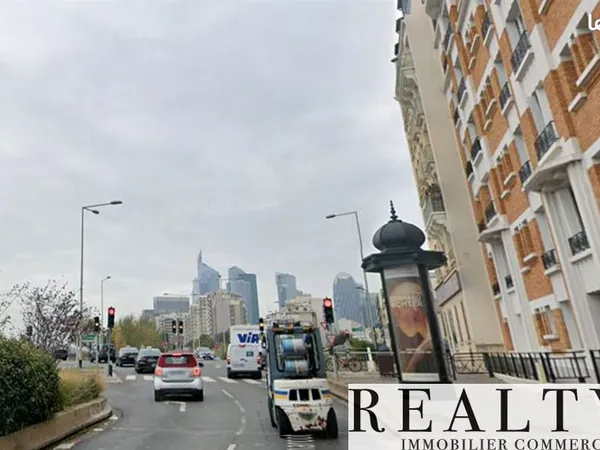 Local commercial 750 m²