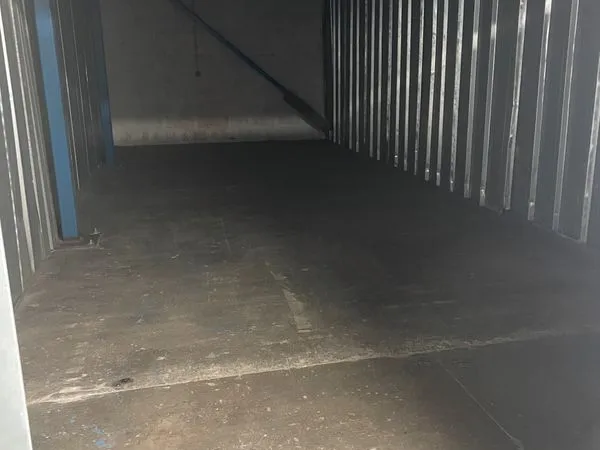 BOX à LOUER 50 m²