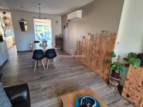 À VENDRE - MAISON MITOYENNE AVEC TERRASSE SUR PILOTIS, PERGOLA BIOCLIMATIQUE ET GARAGE