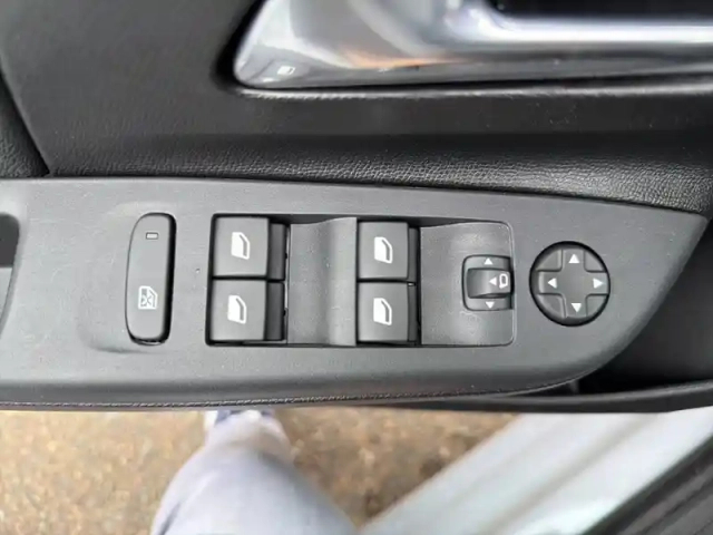 Opel Corsa 1.2 turbo hybrid 110 ch autom — photo 25