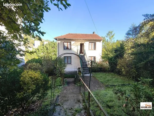 Maison proche du centre-ville de Tulle - Trois logements, jardin clos et garage