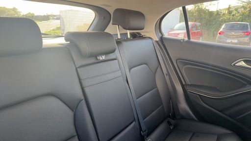 Mercedes Classe GLA 180 CDi 109 7G-DCT - Sensation – 2018 – 85614 km – Diesel – Boîte Automatique — photo 19