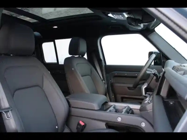 Land Rover Defender 110 2.0 p300e phev x-dynamic se — photo 22