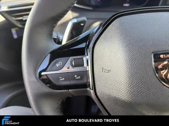 Peugeot 2008 1.2 puretech 130ch s&amp;s allure eat8 — photo 15
