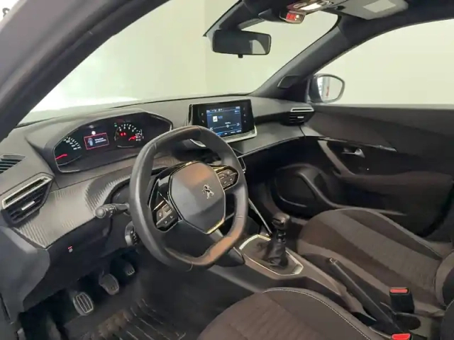Peugeot 2008 puretech 100 s&amp;s bvm6 — photo 11