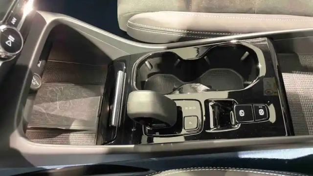 Volvo Xc40 t5 recharge 180+82 ch dct7 — photo 20