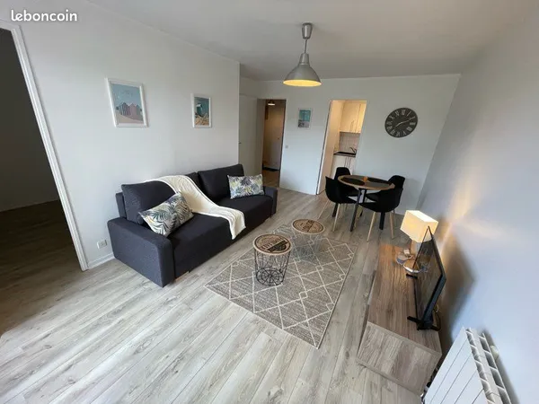 T2 40m2 , plage à pied , balcon , parking couvert , résidence sécurisée