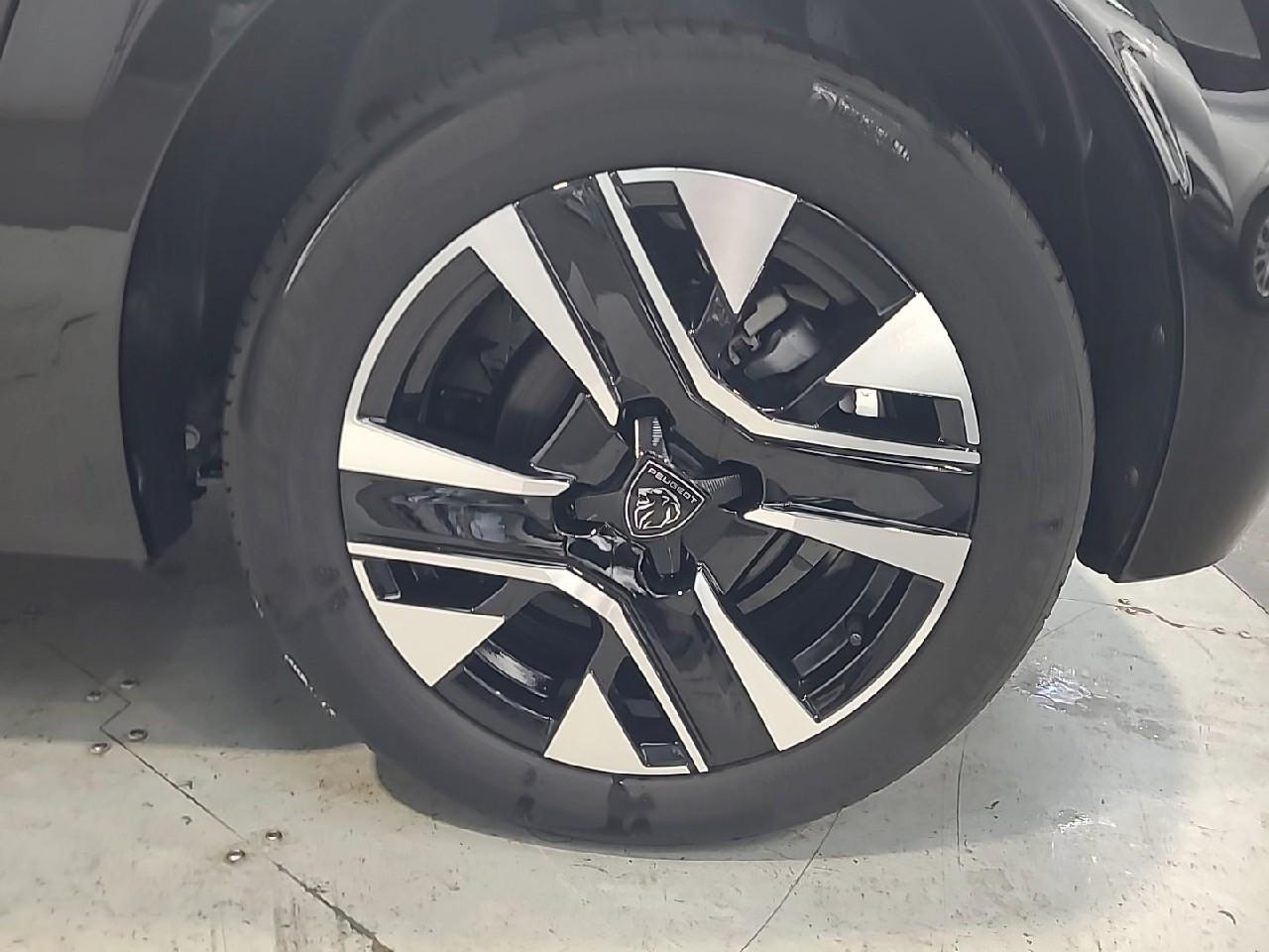 Peugeot 208 hybrid 100 e-dcs6 allure — photo 16