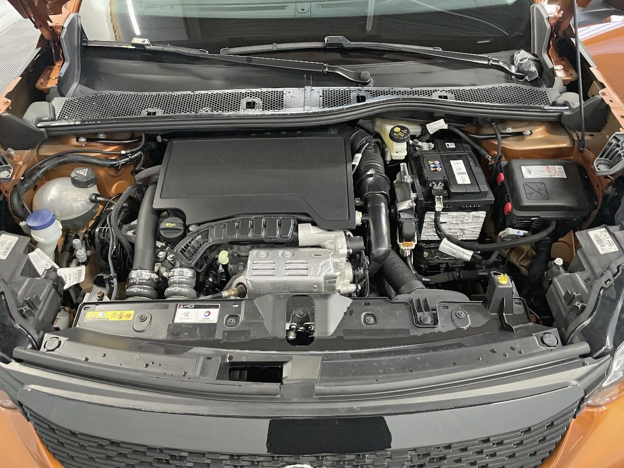 Peugeot 2008 puretech 130 s&s bvm6 active business — photo 15