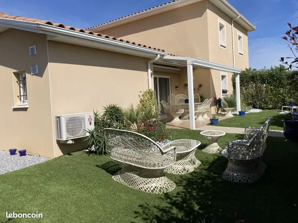 Maison - Villa - 3 à 4 pièces - 104 m2 - Résidence les Senioriales