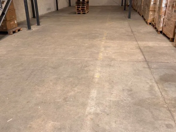 À louer, espace de stockage d'environ 100 m² au sein d'un entrepôt situé à Beauchamp (95)
