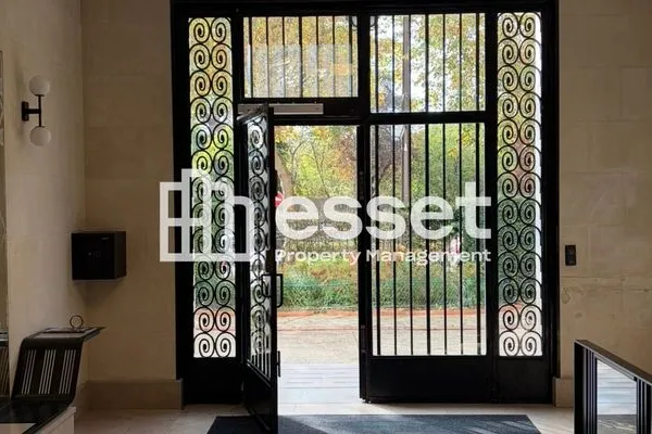 Appartement 7 pièces 222 m²