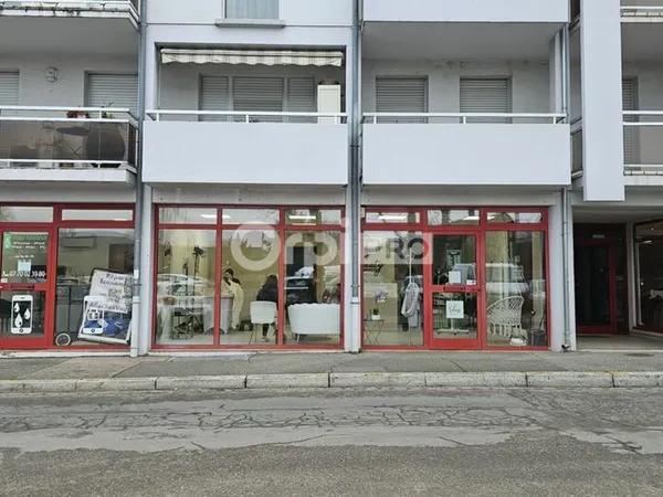 Local commercial 63 m²