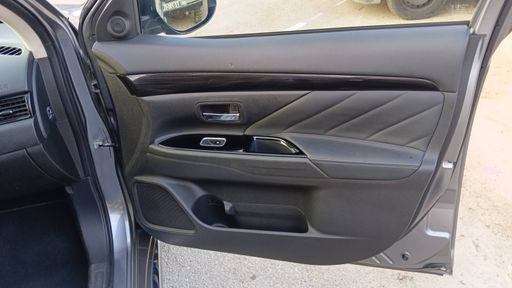 Mitsubishi Outlander 2.0 MIVEC 163 Plug in Hybrid 4WD BVA - Energy Zen – 2017 – 127347 km – Hybride rechargeable – Boîte Automatique — photo 25
