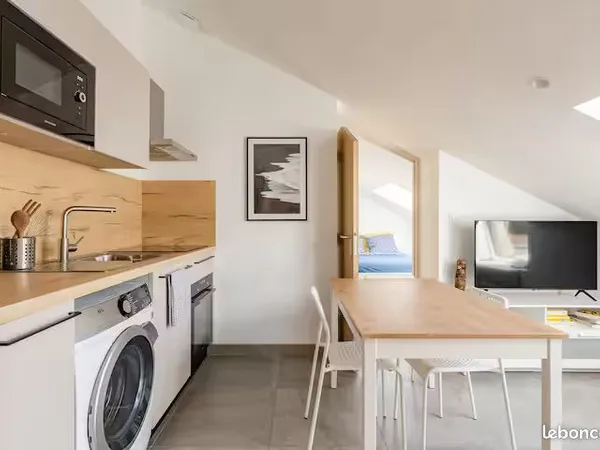 Maison avec climatisation & parking privé