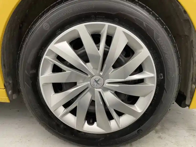 Peugeot 208 puretech 75 s&amp;s bvm5 — photo 49