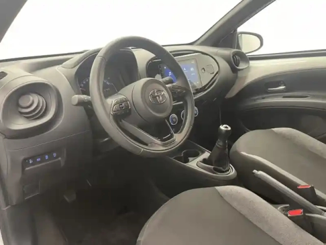 Toyota Aygo 1.0 vvt-i 72 dynamic — photo 13
