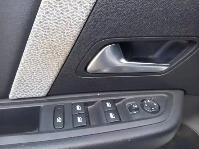 Citroën C4 bluehdi 130 s&amp;s eat8 — photo 20